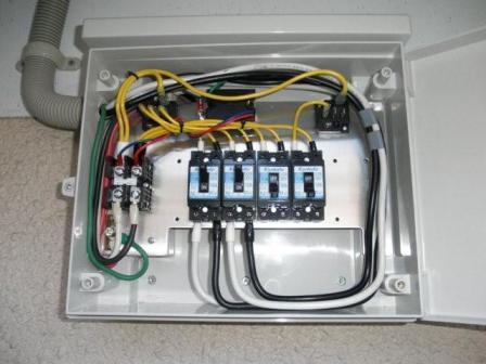 太陽光発電システム　接続箱